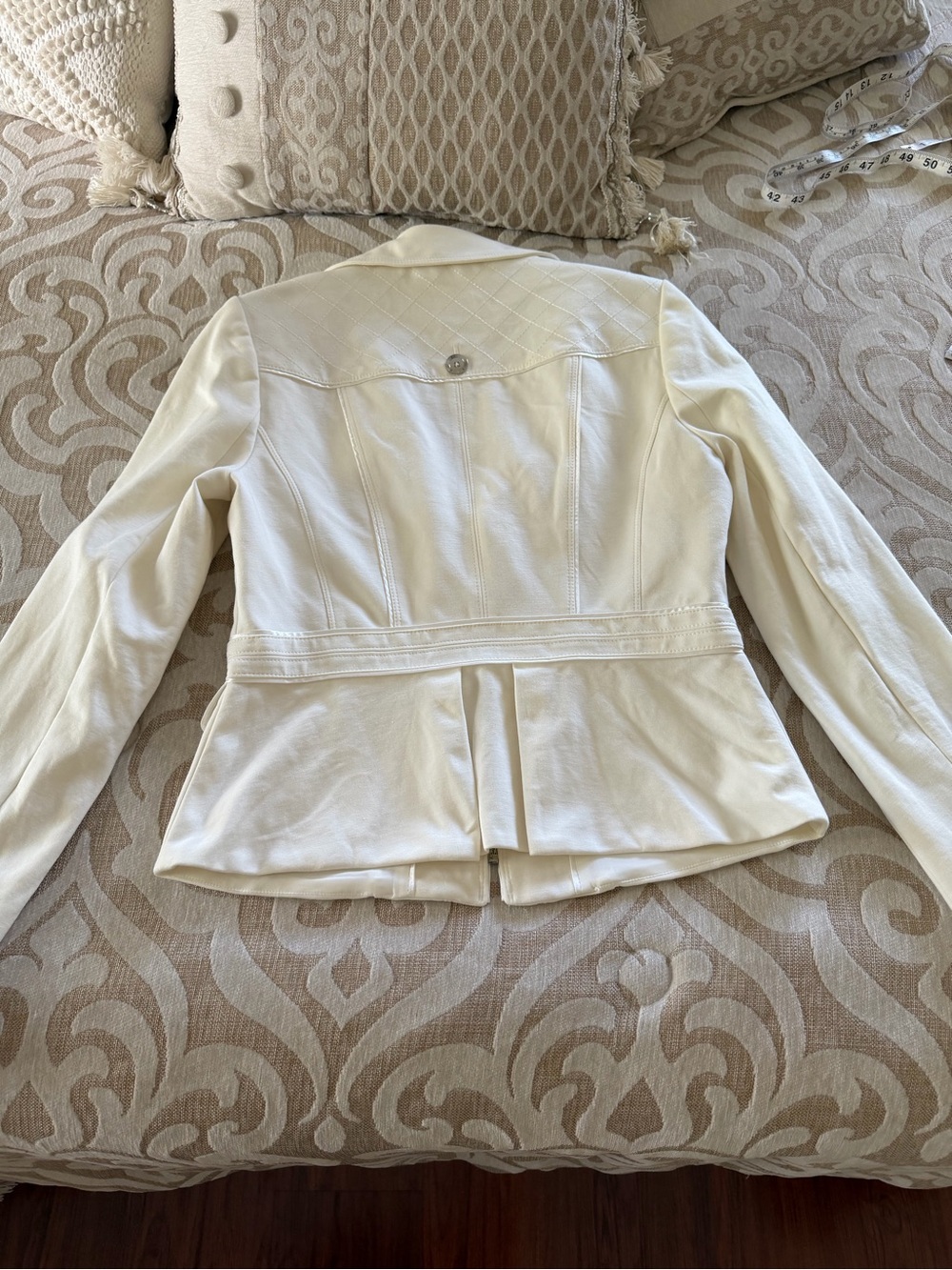 White House Black Market Ivory Quilted Ponte Moto Jacket Size 8 - Picture 13 of 14